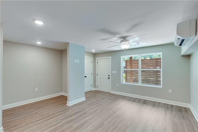 Building Photo - 710 Jesse Jewell Pkwy SE