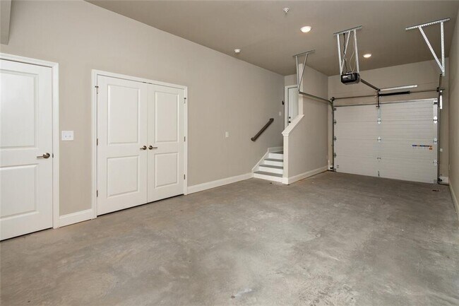 Building Photo - 3960 Redan Rd