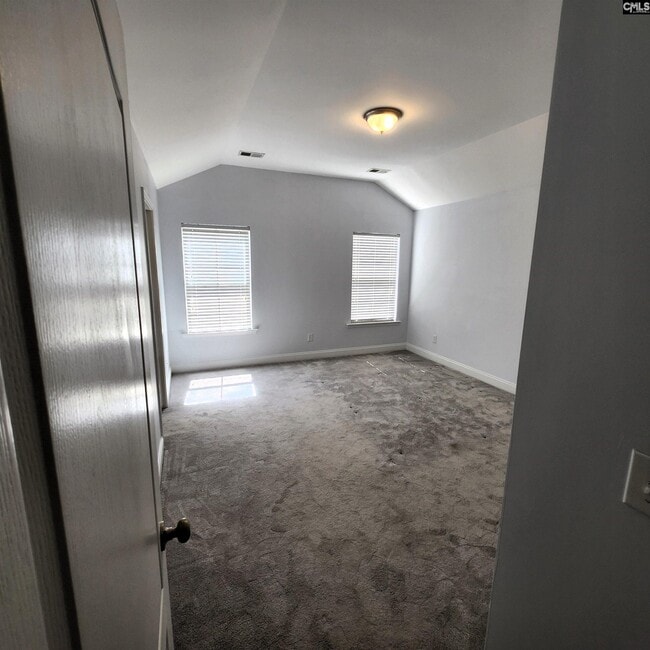 Building Photo - 330 Large Oak Loop