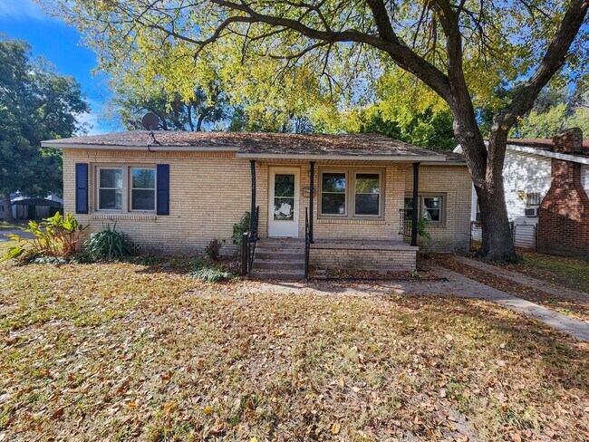 Building Photo - Newly Renovated 3 bedroom 1 bath home in Shawnee