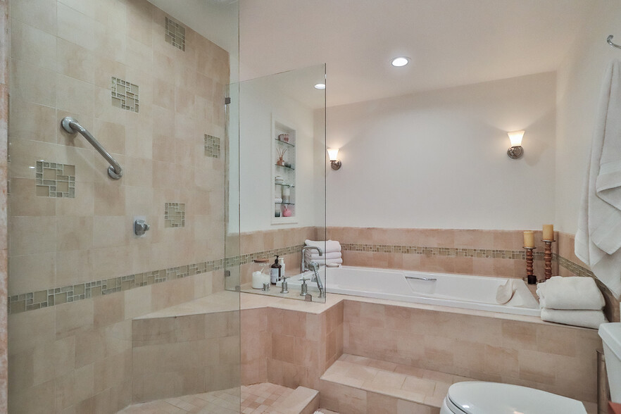 Building Photo - 1243 Clippers Cir