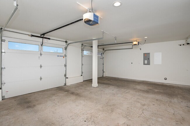 Building Photo - 5426 31st Ave S