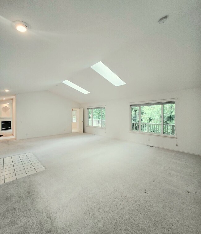 Building Photo - ***PENDING APPLICATION***Single Level 3 Bedroom, 2.5 Bath Spacious Home For Rent in Port Ludlow!