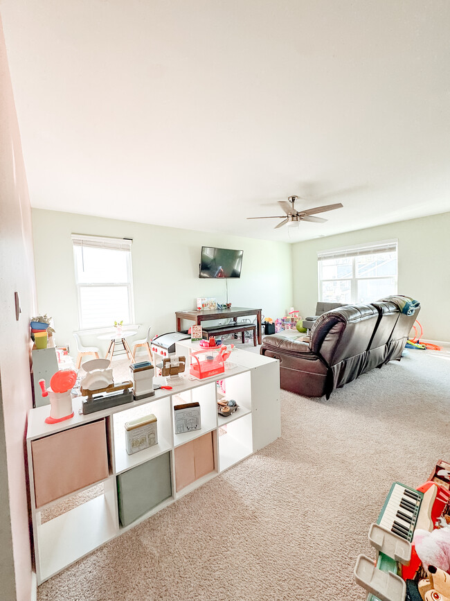 Building Photo - 154 Cherry Grv Dr