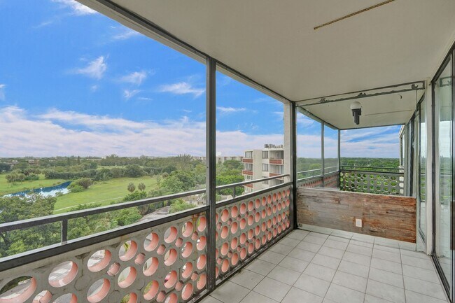 Building Photo - 4810