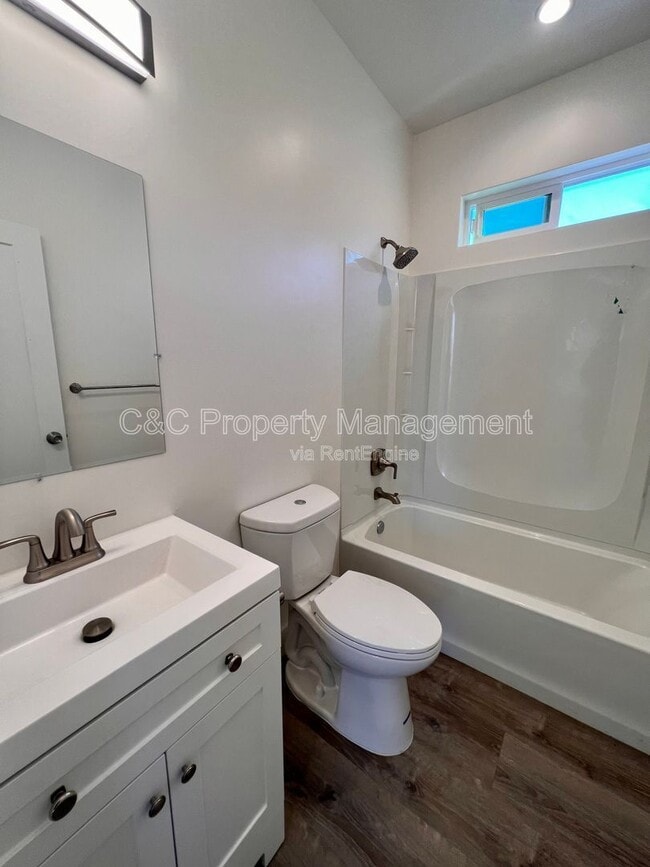 Building Photo - 1436 Kenneth St