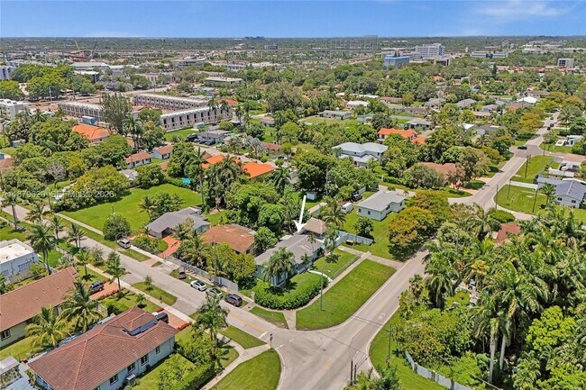 Building Photo - 16000 N Miami Ave