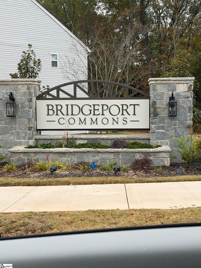 Building Photo - 139 Gervais Cir