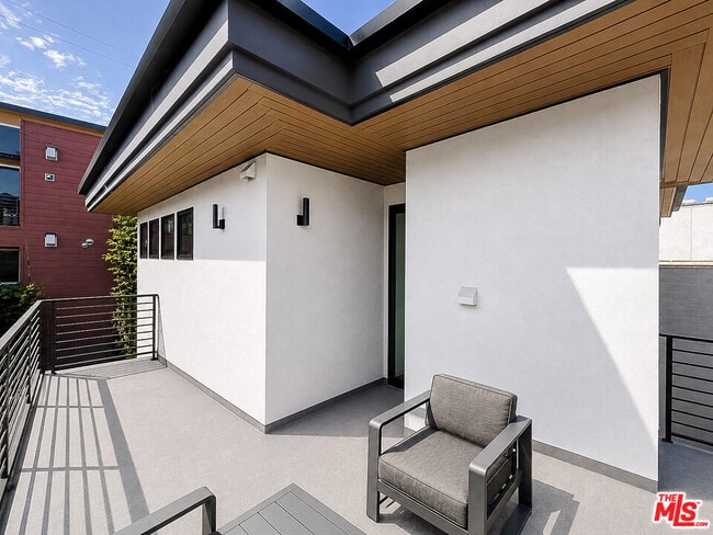 Building Photo - 13354 Beach Ave