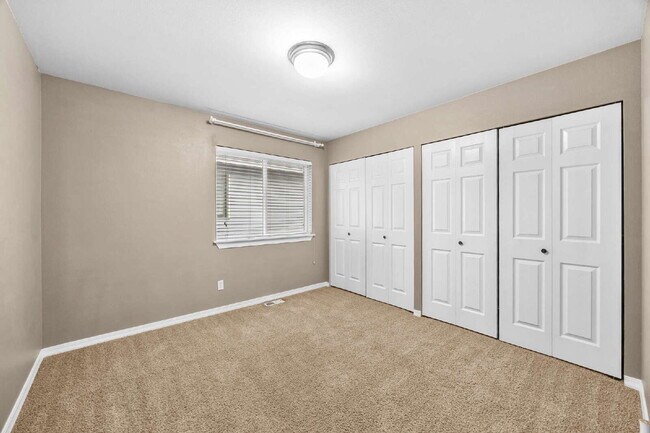 Building Photo - **NO SHOWINGS!! We have an application already on this property** This beautiful light filled hom...