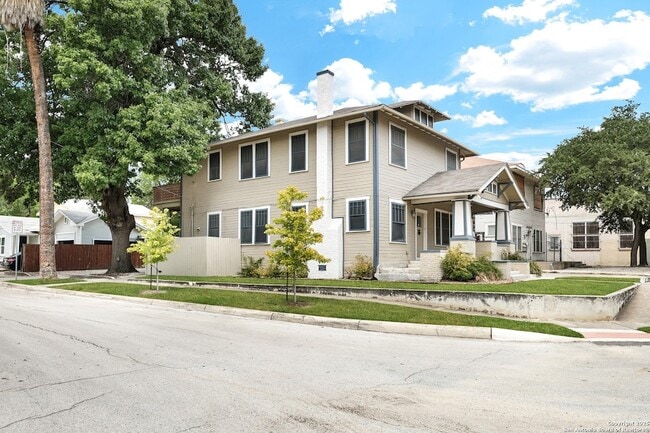 Building Photo - 903 E Euclid Ave