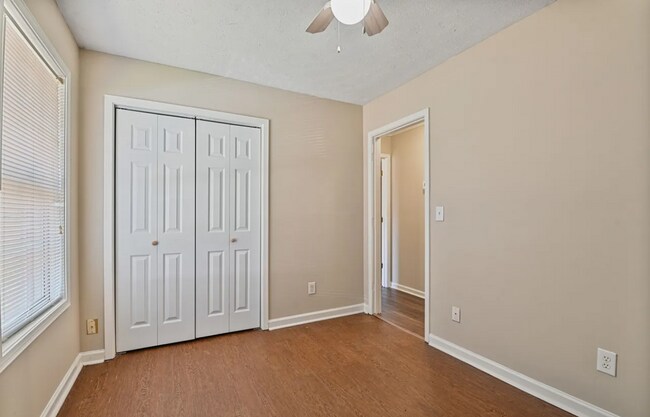 Building Photo - 393 Forest Park Dr