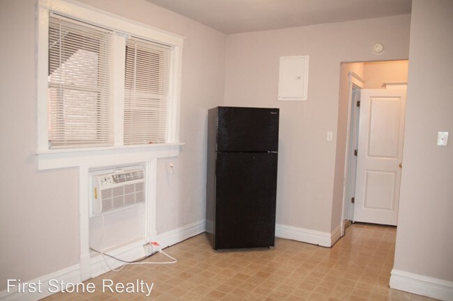 Building Photo - 1 br, 1 bath  - 3954 Grand Ave 3954 Grand  1S