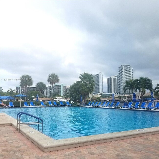 Building Photo - 600 Three Islands Boulevard