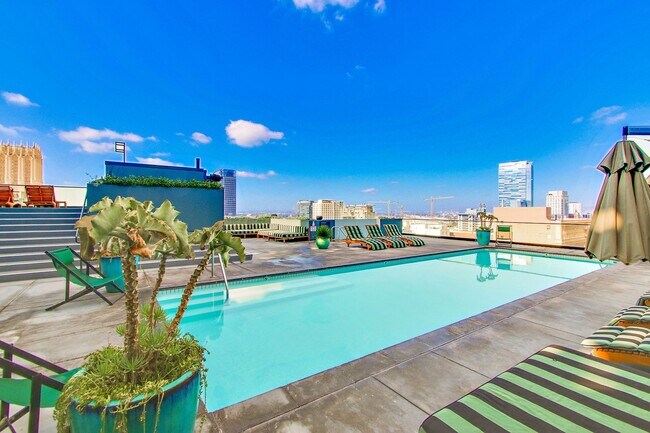 Building Photo - HISTORICAL BUILDING! EASTERN COLUMBIA STUDIO W/ 1 BATH