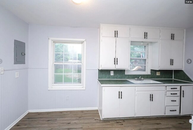 Building Photo - 2620 N Poplar St