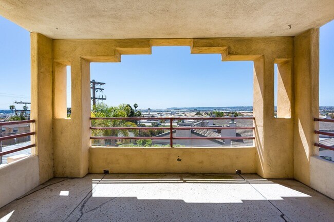 Building Photo - Mission Hills Condo with Stunning Views