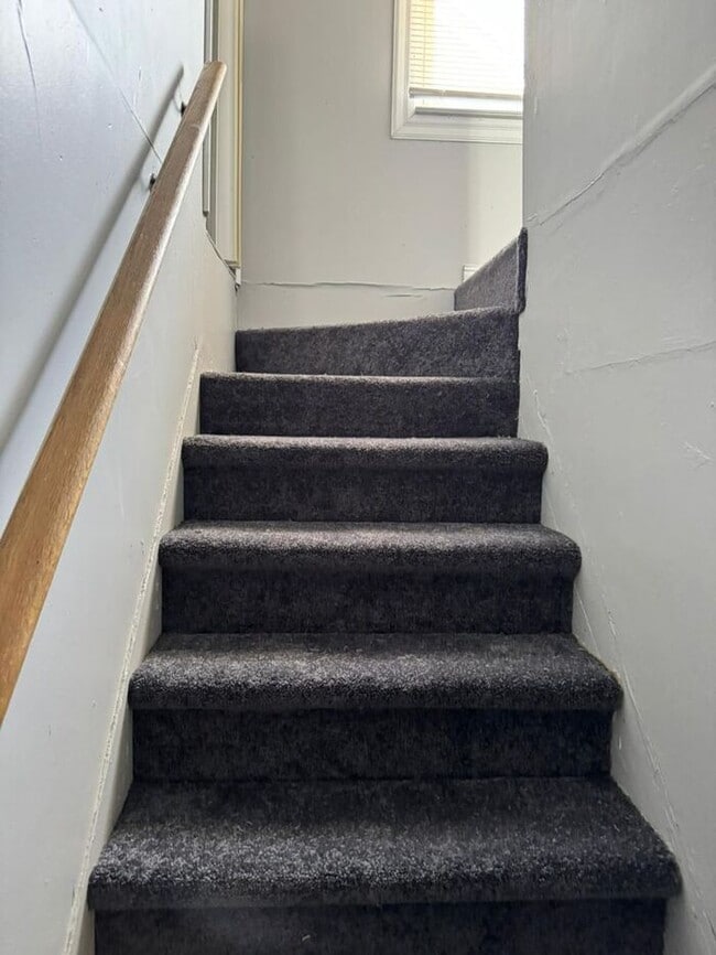 Building Photo - Detached Garage- 2 bathrooms - Section 8 A...