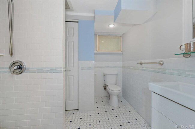 Building Photo - 1495 Bay Blvd