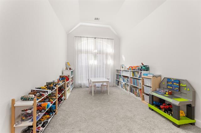 Building Photo - 2250 Macy Wy