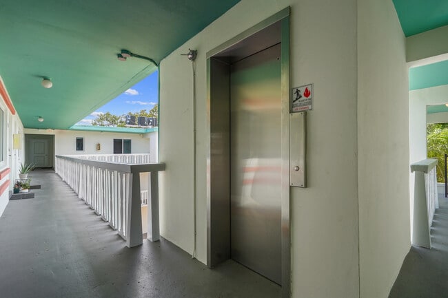 Building Photo - 1857 Jefferson St