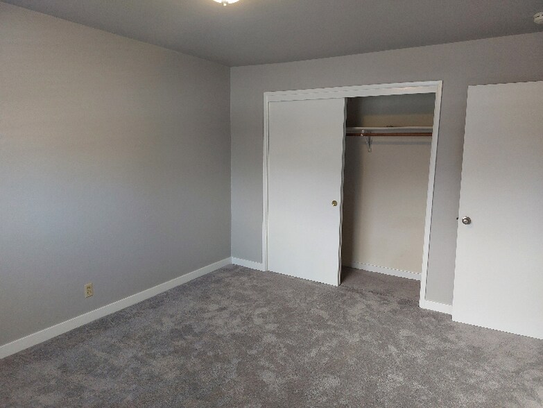 Building Photo - 1100 Ranchero Way