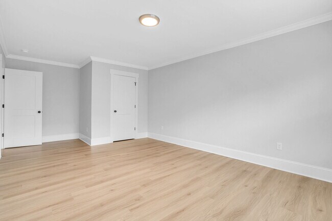 Building Photo - 108 Averill St