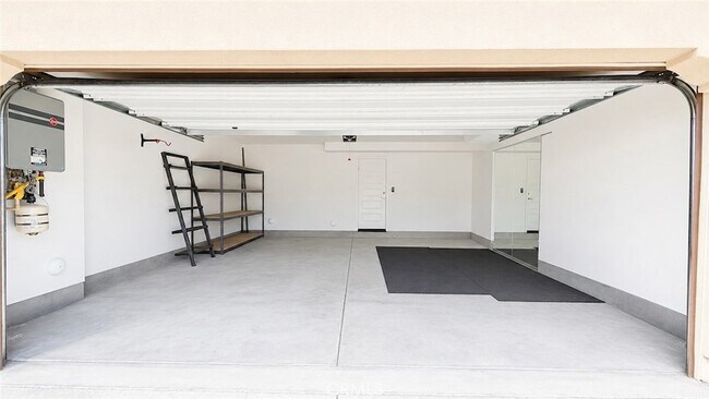 Building Photo - 21000 Cornerstone Dr