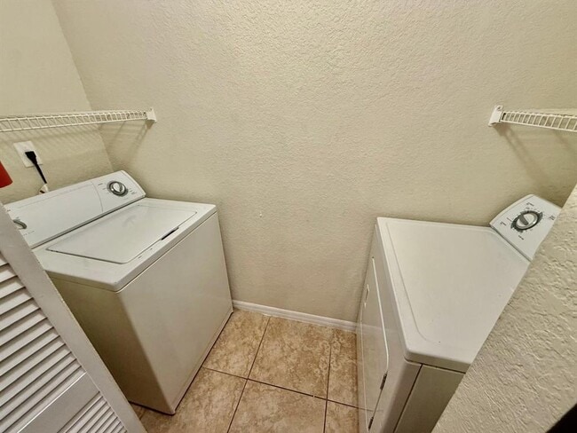 Building Photo - 1023 S Hiawassee Rd