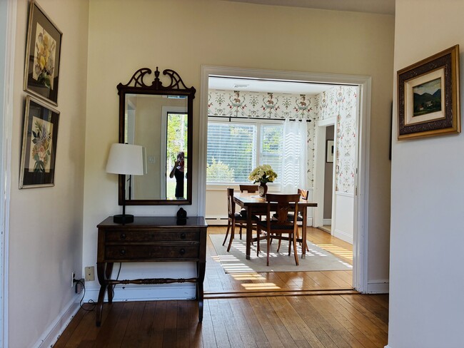 Building Photo - 805 2nd St N