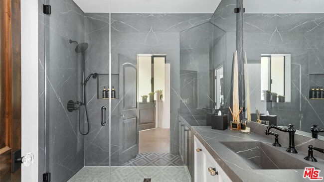 Building Photo - 28820 Grayfox St