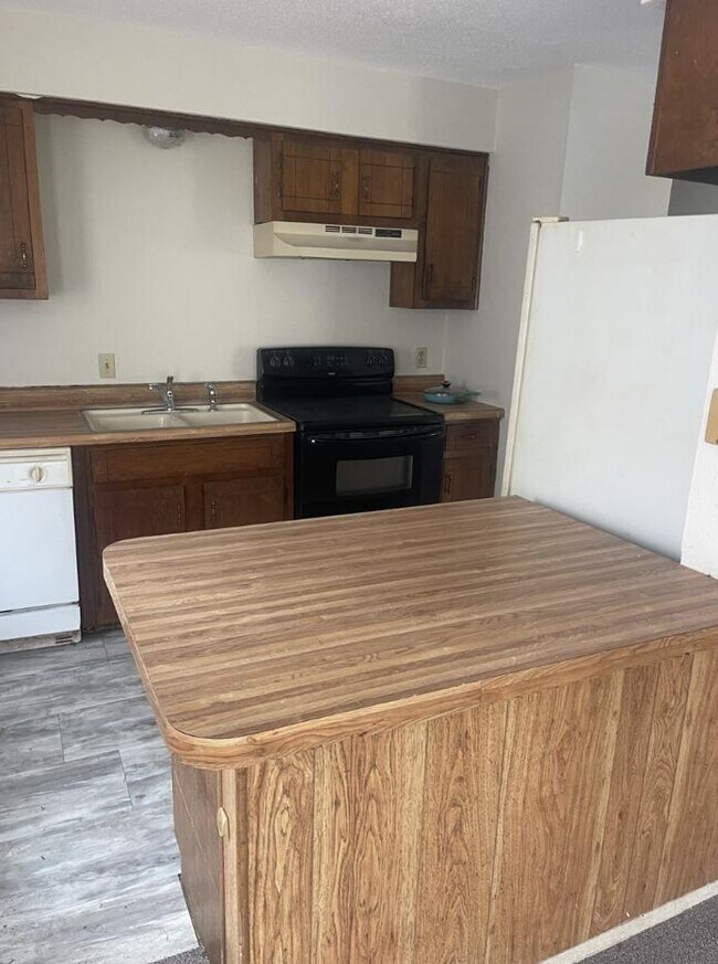 Building Photo - 3711 Greenwood Rd