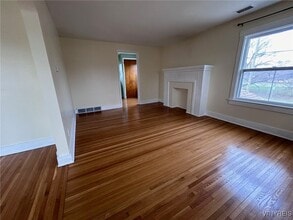 Building Photo - 475 Potters Rd