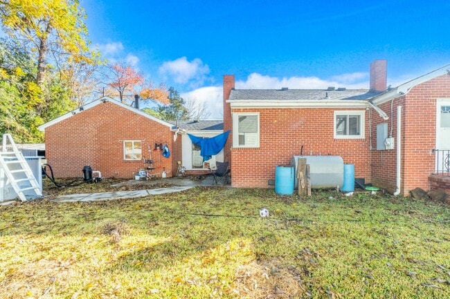 Building Photo - 3 Bed 1 Bath Home for Rent in Norfolk