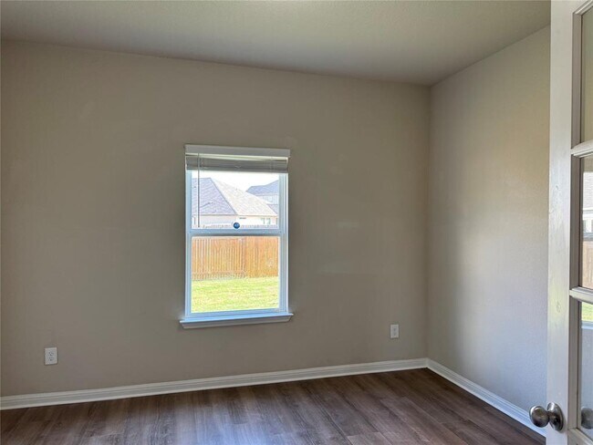 Building Photo - 510 Marklawn Ln
