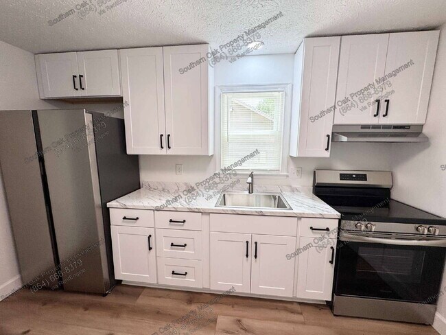 Building Photo - 104 Caron Ln