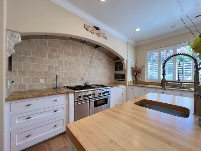 Building Photo - Stunning Single Level Browns Valley Home