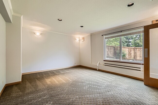 Building Photo - 14935 73rd Ave NE