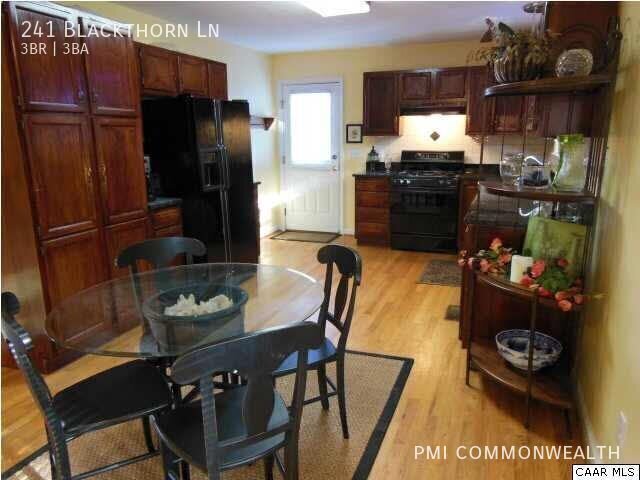 Building Photo - 241 Blackthorn Ln