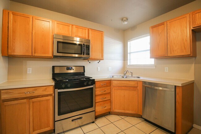 Building Photo - 3 Bed 2 Bath Rental Home in Tulsa