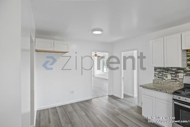 Building Photo - 2617 78th Ave