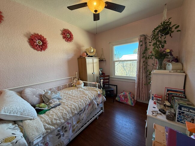 Building Photo - Carlsbad Home across from Holiday Park