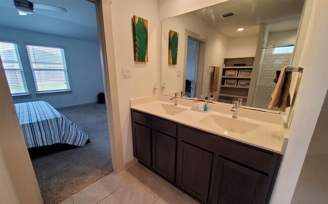 Building Photo - 3839 Sparkman Ln