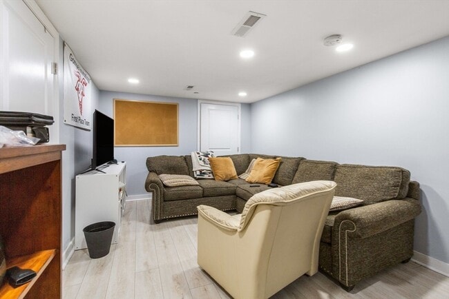 Building Photo - 32 Cameron Ave