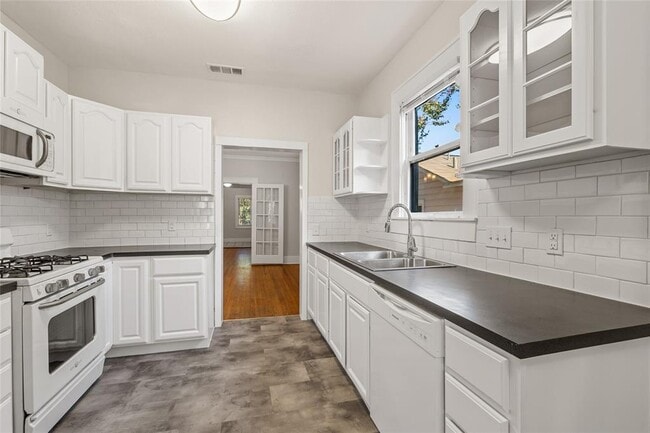 Building Photo - 4615 Ramsey Ave