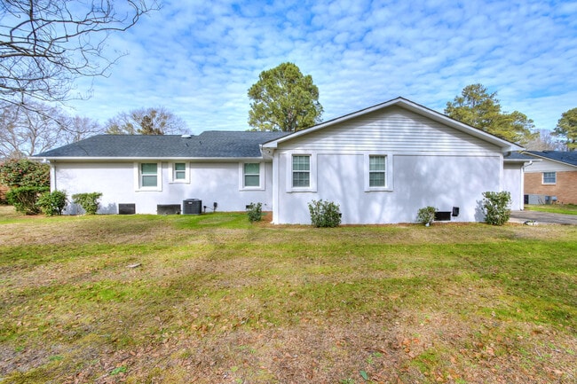 Building Photo - 15 Pembroke Ct