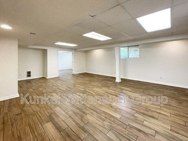 Building Photo - 2746 Brookrun Dr