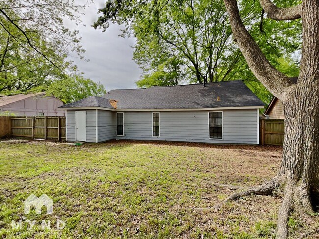 Building Photo - 7256 Rose Trail Dr