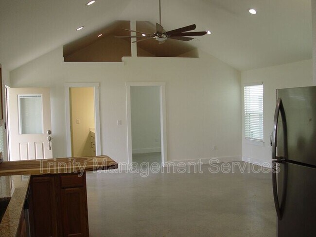 Building Photo - 1260 Harmony Cir