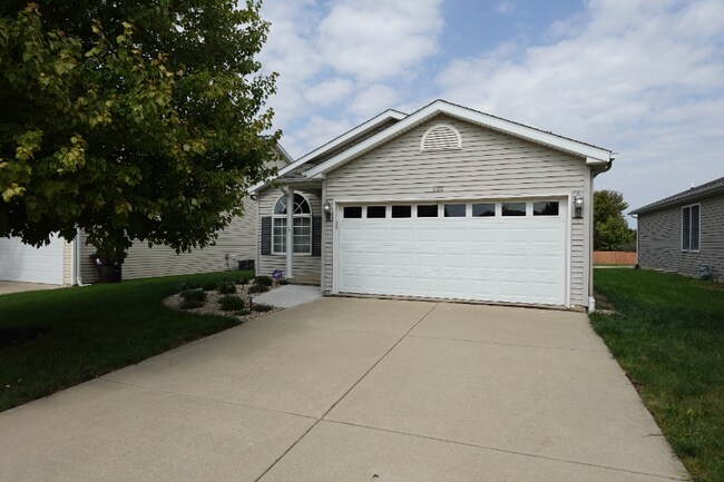Primary Photo - 2211 W Jubilee Ln